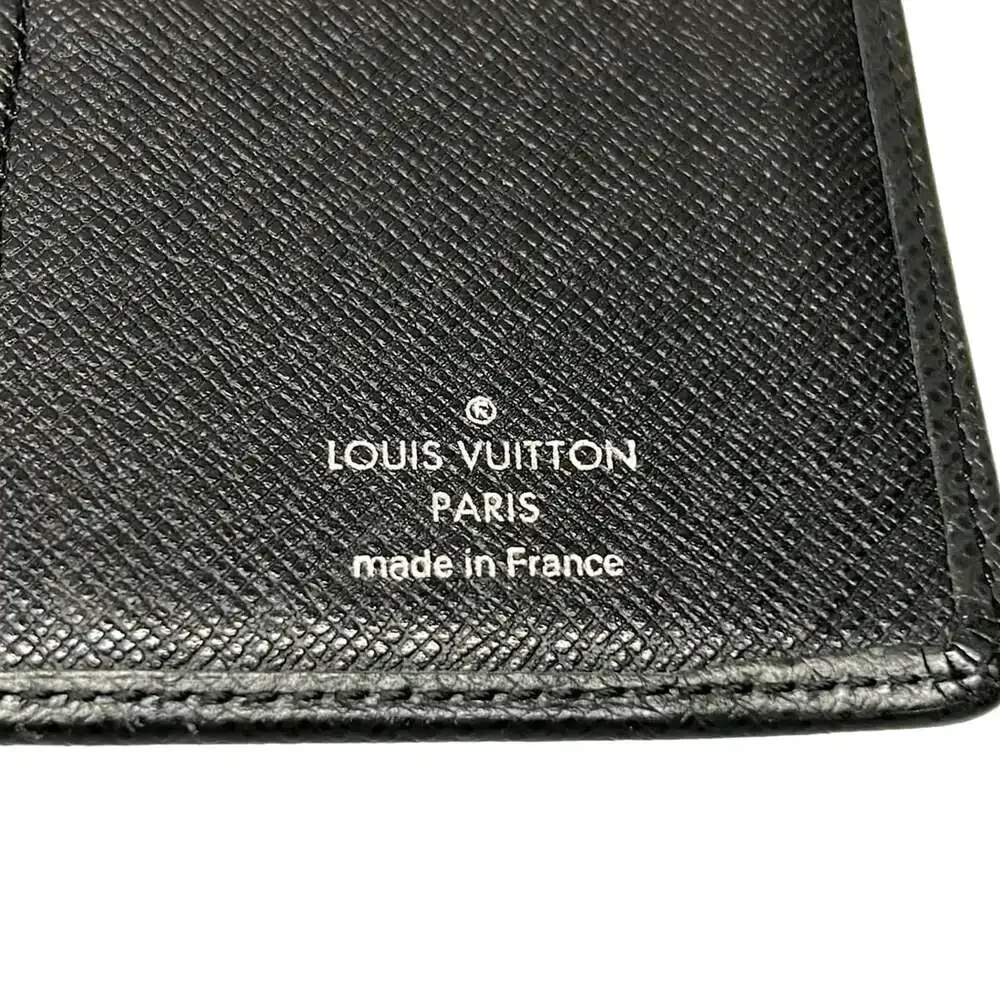 Louis Vuitton Portefeuille Brazza Taiga Long Wallet M32572